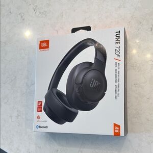 JBL Tune 720BT Bluetooth Headphones - Black